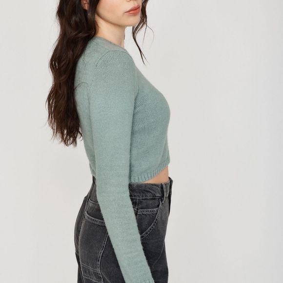 GARAGE Lauren Sweater in Chinois Green - Picture 2 of 7